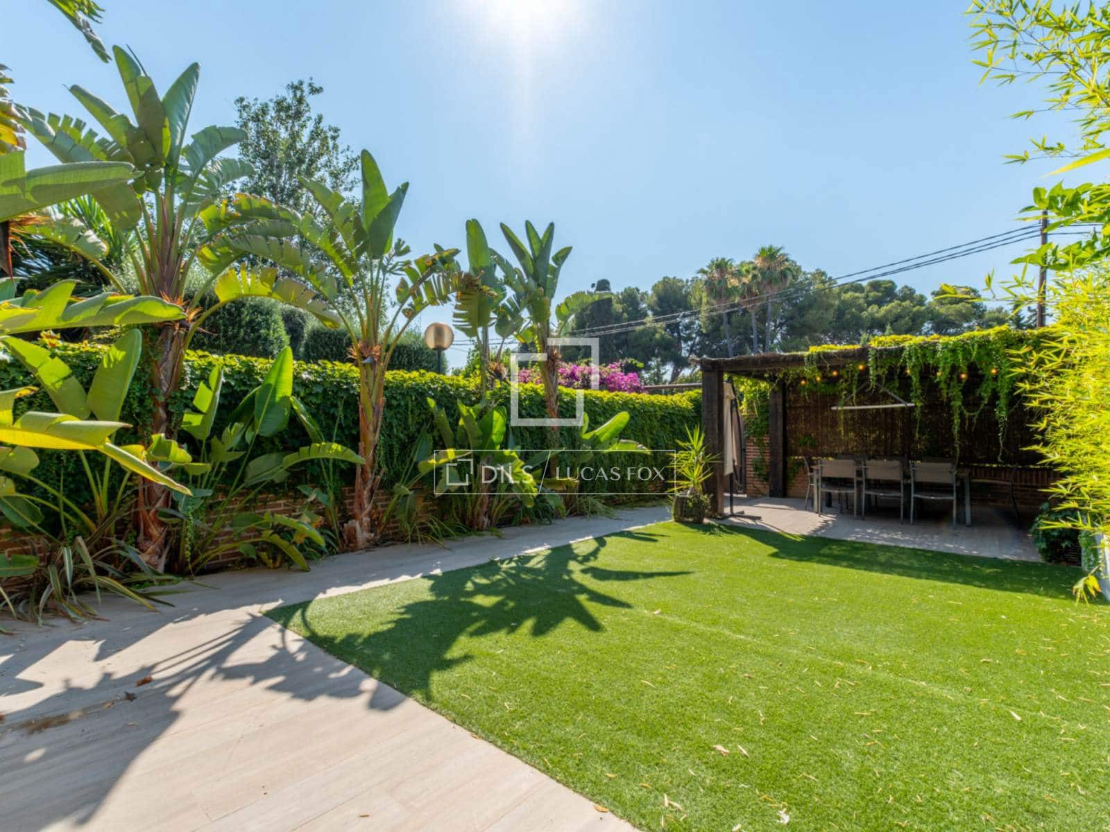 4 slaapkamer Villa te koop in Alicante stad met zwembad garage - € 750.000 (Ref: 9941178)