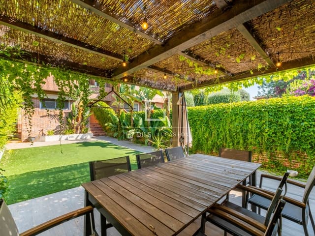 4 slaapkamer Villa te koop in Alicante stad met zwembad garage - € 750.000 (Ref: 9941178)