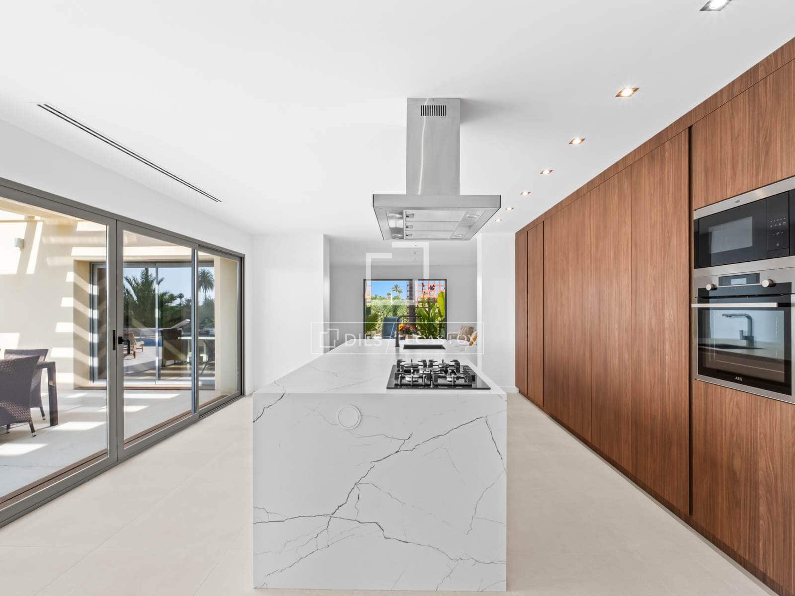 4 soveværelse Villa til salg i Elche / Elx med swimmingpool garage - € 950.000 (Ref: 9941179)