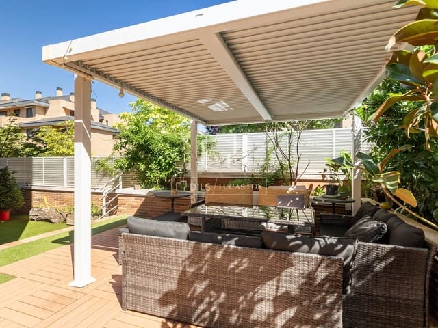 4 soverom Leilighet til salgs i Majadahonda med svømmebasseng garasje - € 1 125 000 (Ref: 9941252)