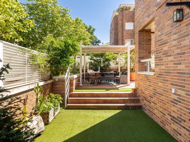 4 soverom Leilighet til salgs i Majadahonda med svømmebasseng garasje - € 1 125 000 (Ref: 9941252)