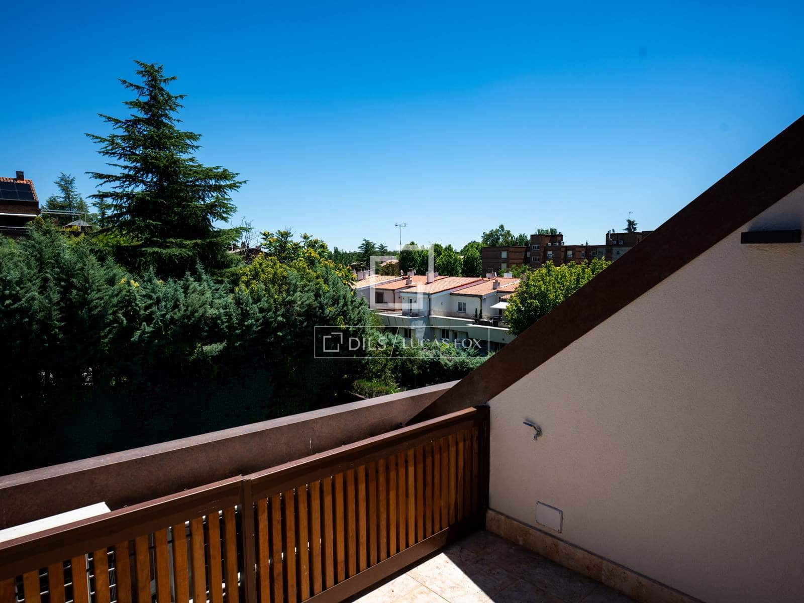5 bedroom Villa for rent in La Moraleja with pool garage - € 8,000 (Ref: 9944330)