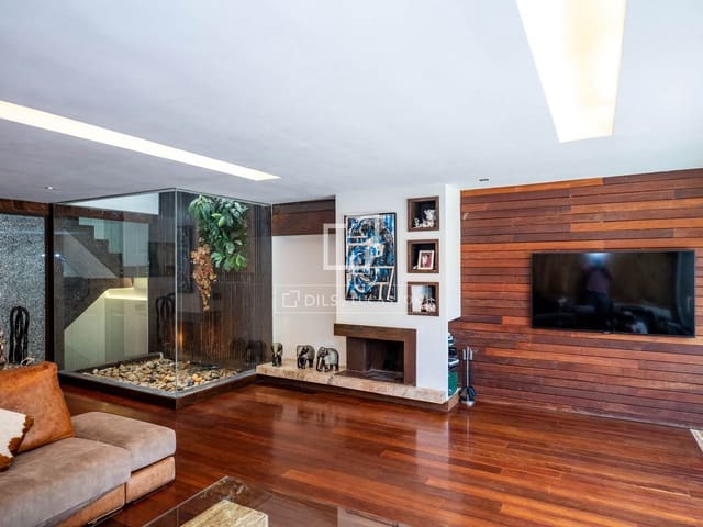 5 bedroom Villa for rent in La Moraleja, Alcobendas with pool garage - € 8,000 (Ref: 9944330)