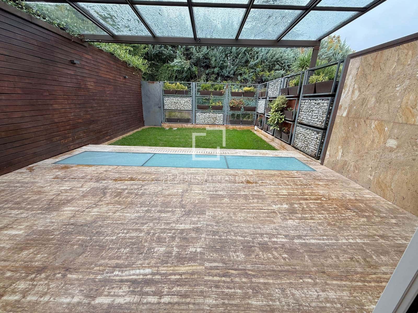 5 bedroom Villa for rent in Alcobendas with pool garage - € 7,000 (Ref: 9944330)