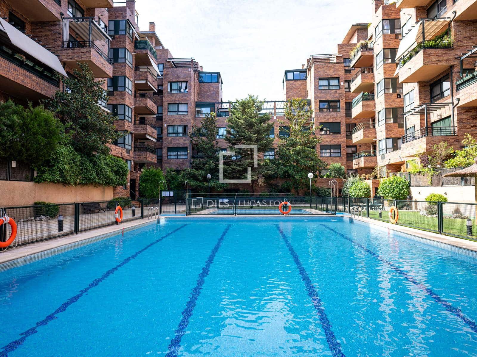 3 Zimmer Penthouse zu vermieten in Madrid Stadt mit Pool Garage - 3.600 € (Ref: 9944331)