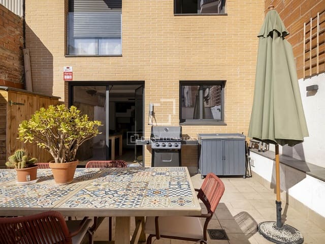 3 soveværelse Lejlighed til salg i Barcelona by - € 585.000 (Ref: 9944429)
