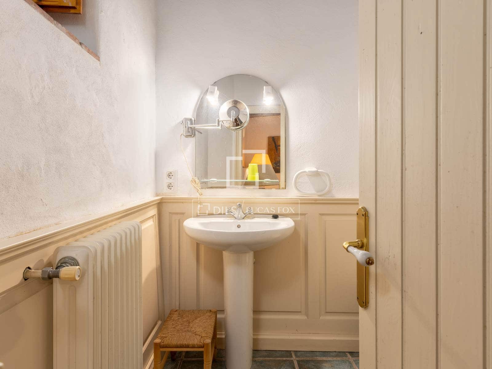 7 soverom Finca/Herregård til salgs i Cabanelles med svømmebasseng garasje - € 1 650 000 (Ref: 9944661)