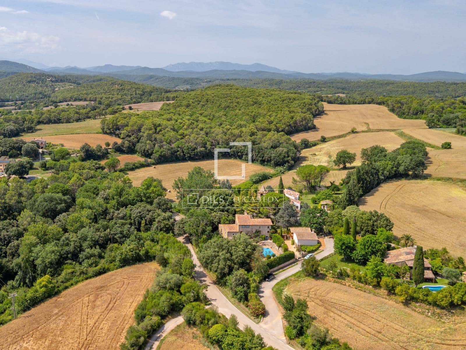 7 soverom Finca/Herregård til salgs i Cabanelles med svømmebasseng garasje - € 1 650 000 (Ref: 9944661)