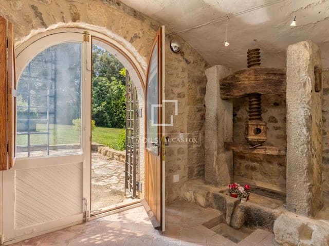 7 soverom Finca/Herregård til salgs i Cabanelles med svømmebasseng garasje - € 1 650 000 (Ref: 9944661)