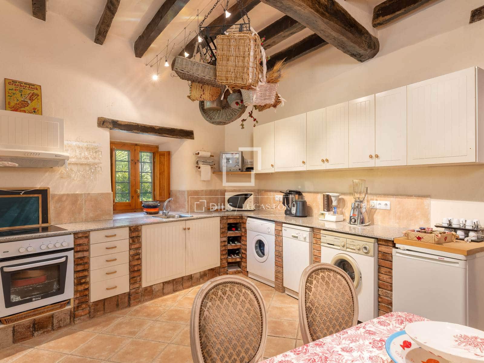 7 soverom Finca/Herregård til salgs i Cabanelles med svømmebasseng garasje - € 1 650 000 (Ref: 9944661)