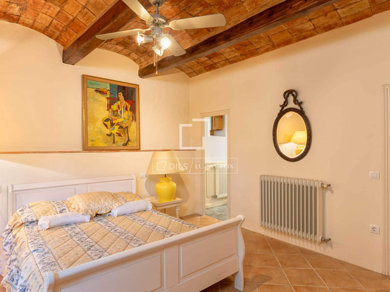7 soverom Finca/Herregård til salgs i Cabanelles med svømmebasseng garasje - € 1 650 000 (Ref: 9944661)