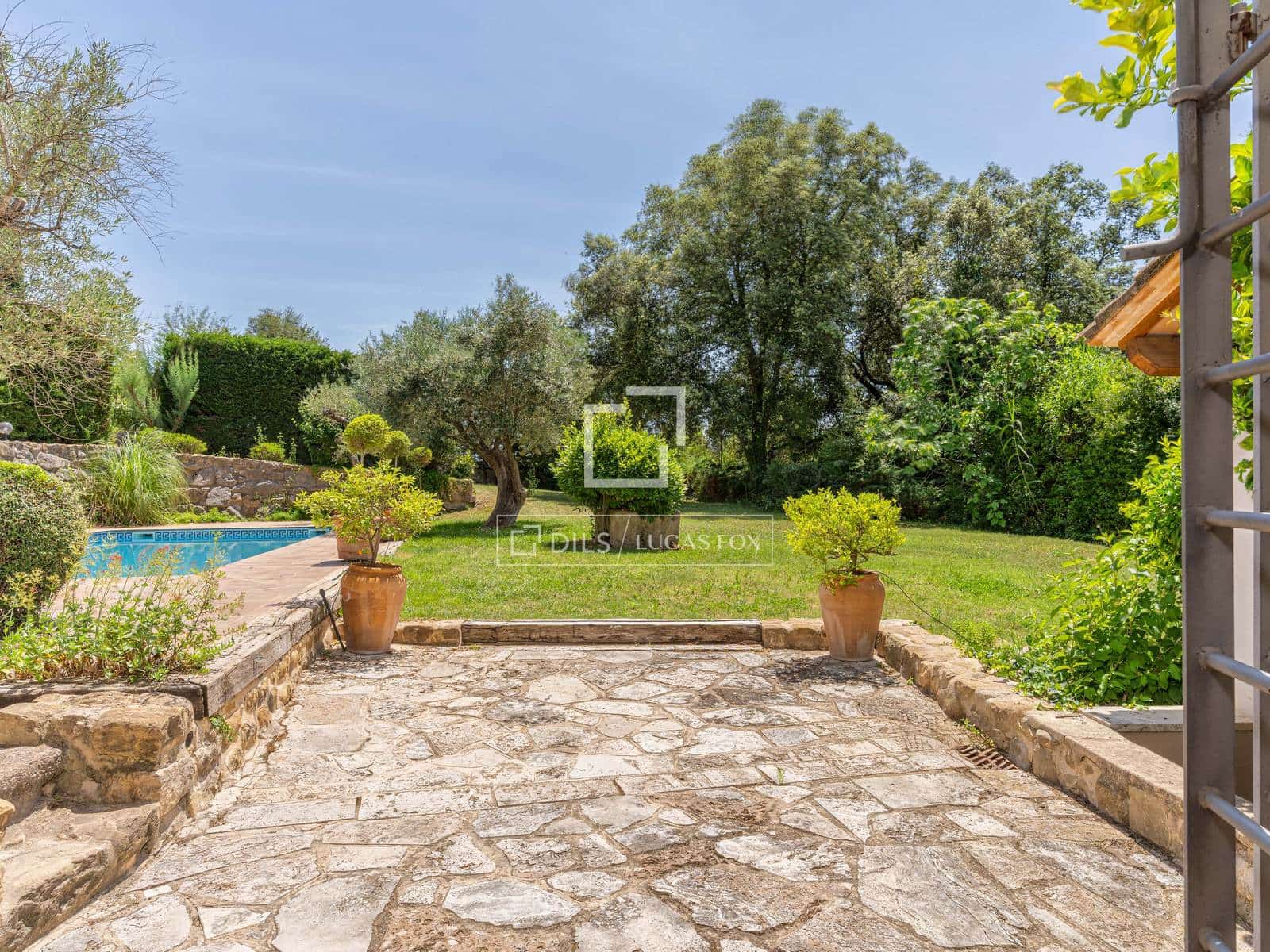 7 soverom Finca/Herregård til salgs i Cabanelles med svømmebasseng garasje - € 1 650 000 (Ref: 9944661)