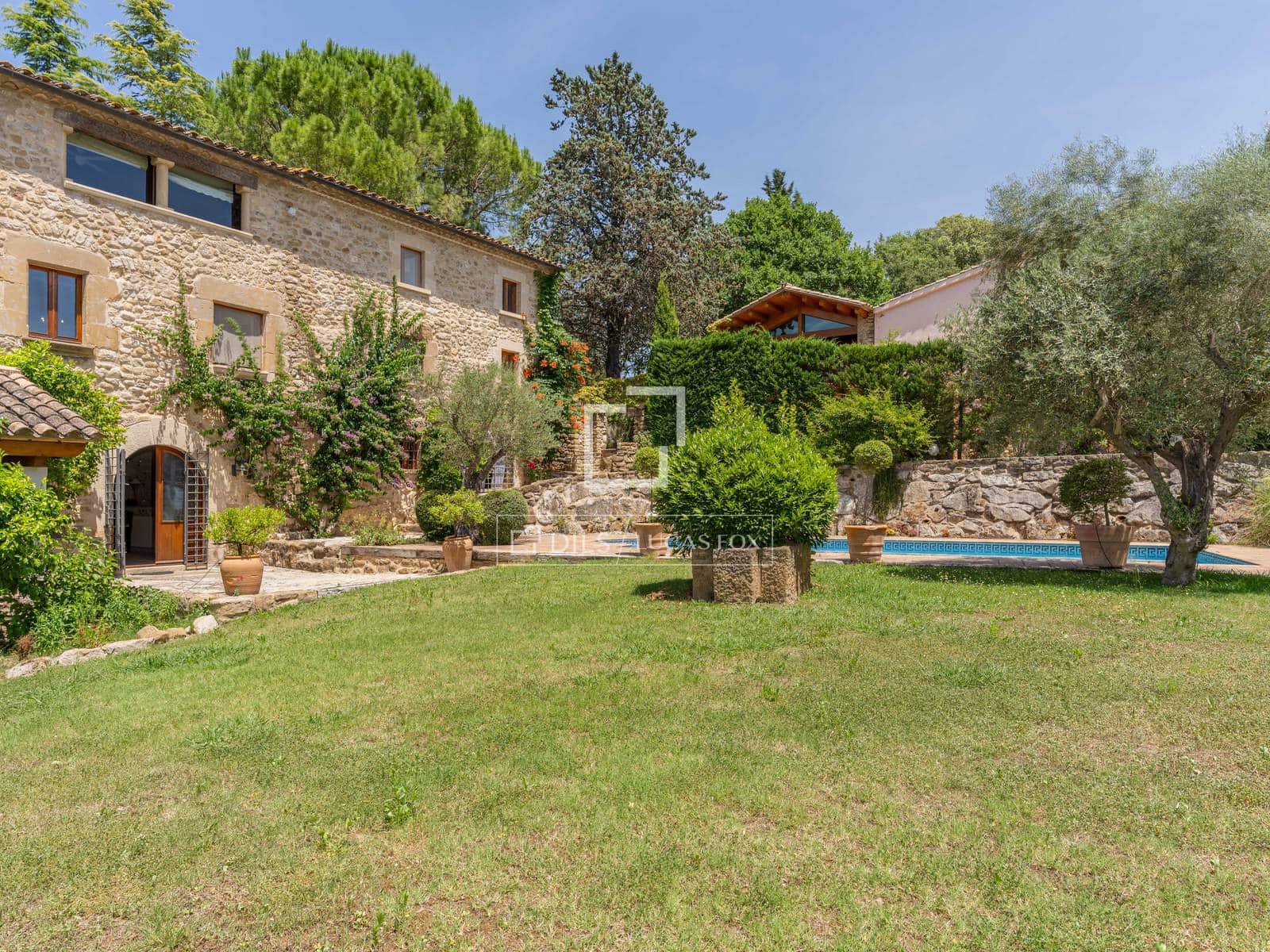 7 soverom Finca/Herregård til salgs i Cabanelles med svømmebasseng garasje - € 1 650 000 (Ref: 9944661)