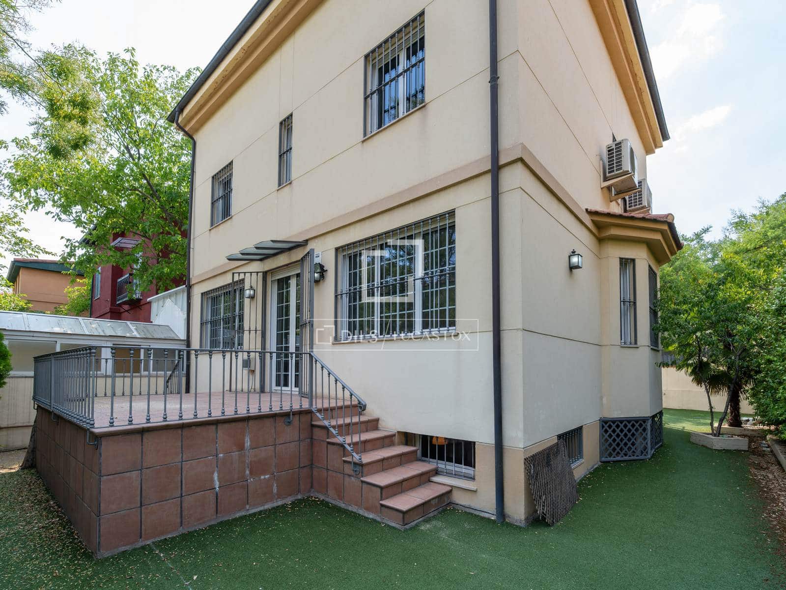 5 sovrum Villa till salu i Madrid stad med garage - 3 199 000 € (Ref: 9944834)