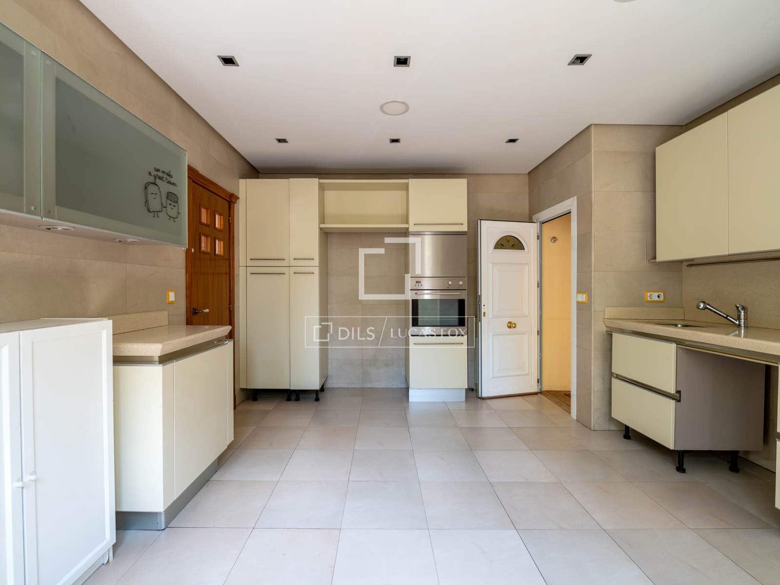 5 sovrum Villa till salu i Madrid stad med garage - 3 199 000 € (Ref: 9944834)