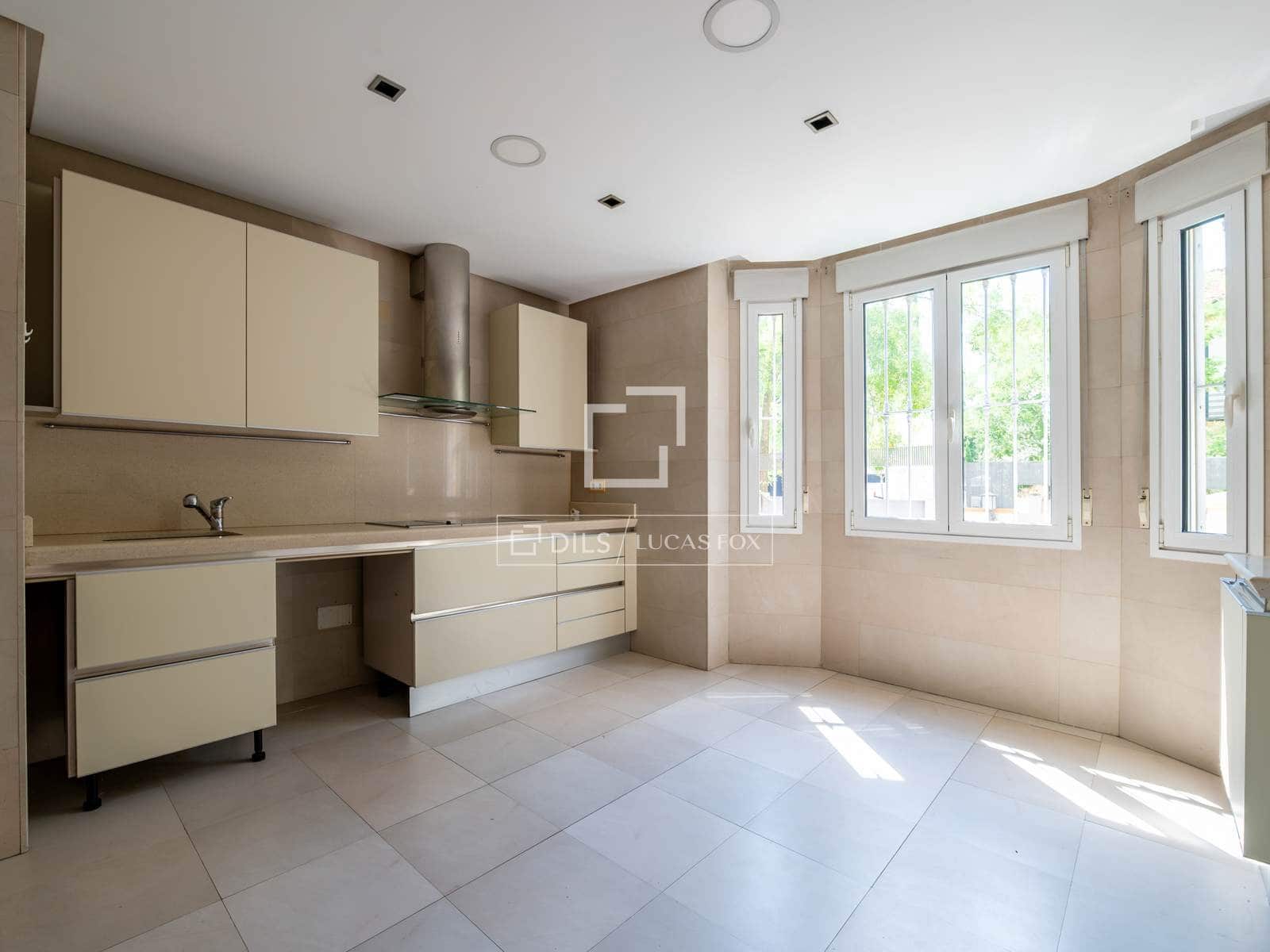 5 sovrum Villa till salu i Madrid stad med garage - 3 199 000 € (Ref: 9944834)