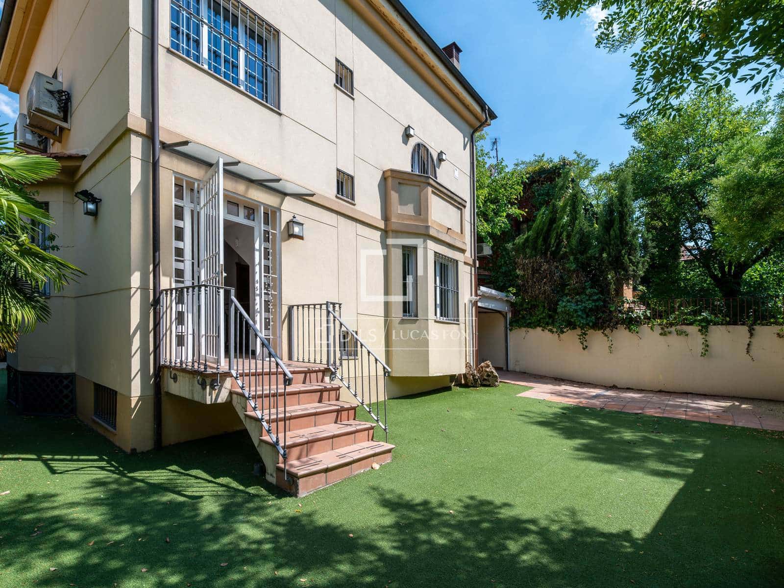 5 sovrum Villa till salu i Madrid stad med garage - 3 199 000 € (Ref: 9944834)