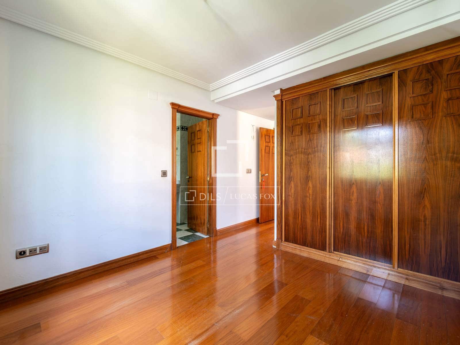 5 sovrum Villa till salu i Madrid stad med garage - 3 199 000 € (Ref: 9944834)