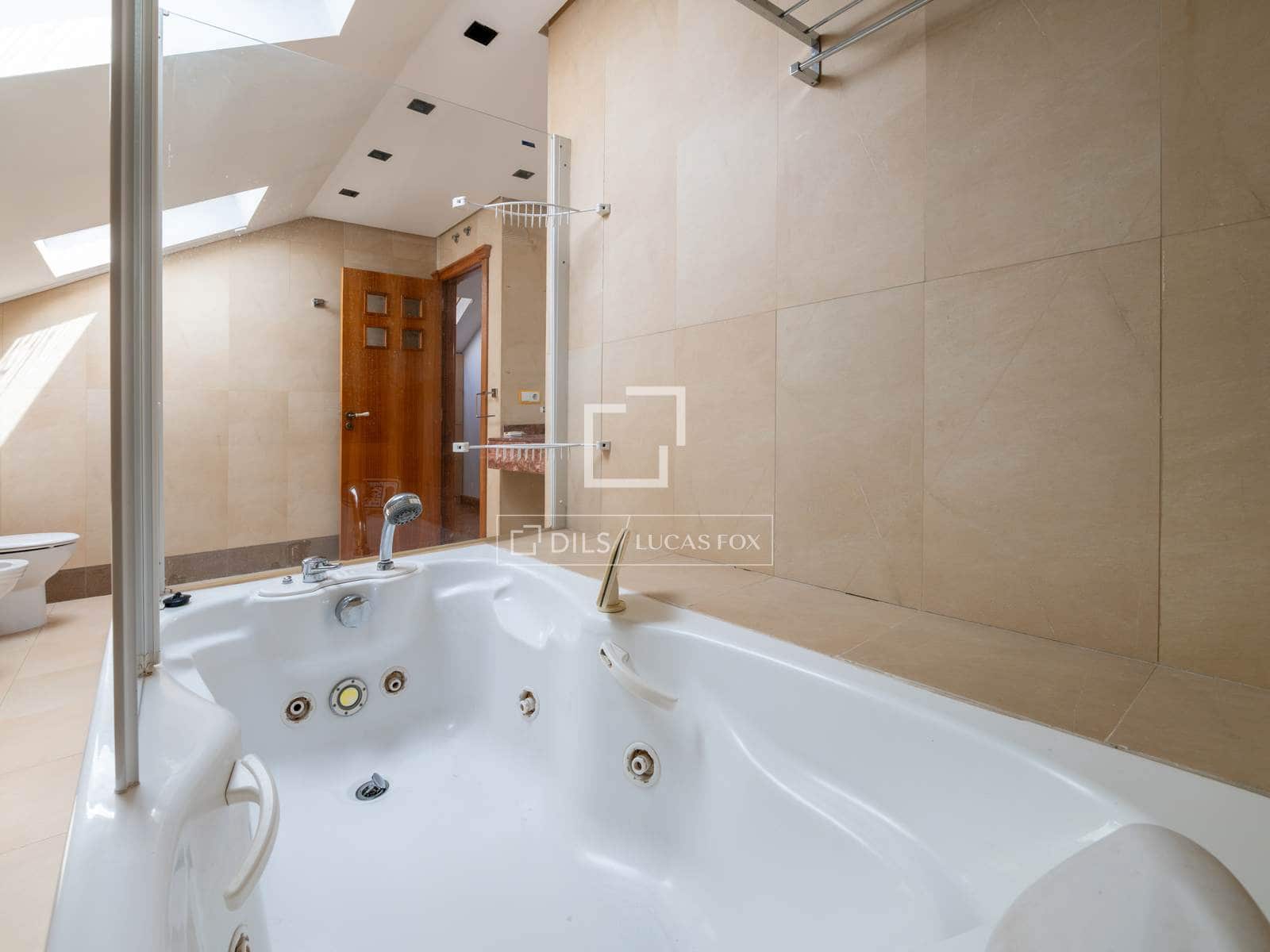 5 sovrum Villa till salu i Madrid stad med garage - 3 199 000 € (Ref: 9944834)
