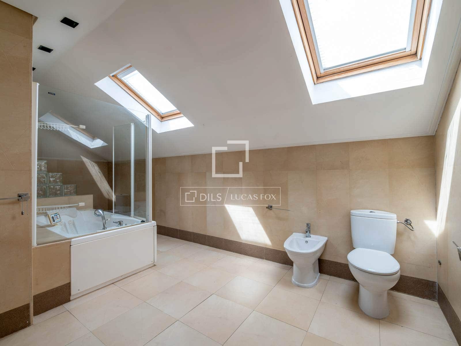 5 sovrum Villa till salu i Madrid stad med garage - 3 199 000 € (Ref: 9944834)
