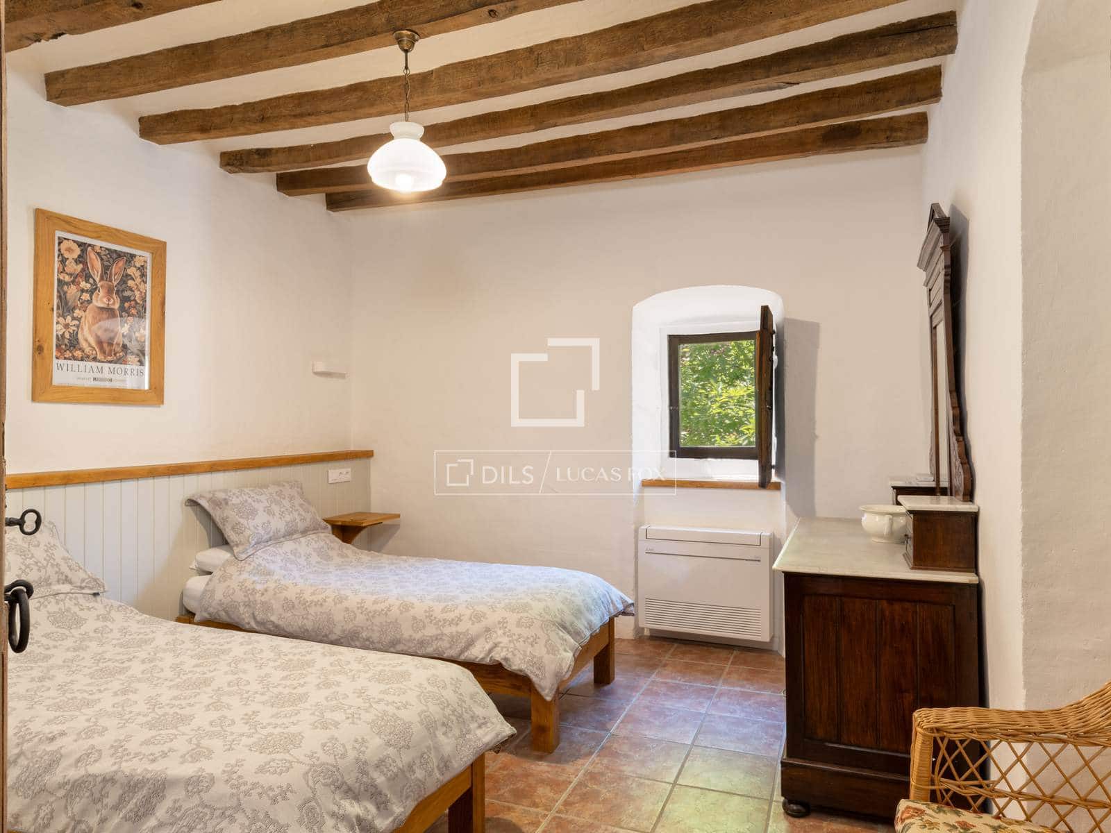 8 quarto Quinta/Casa Rural para venda em Olot com piscina garagem - 1 075 000 € (Ref: 9945993)