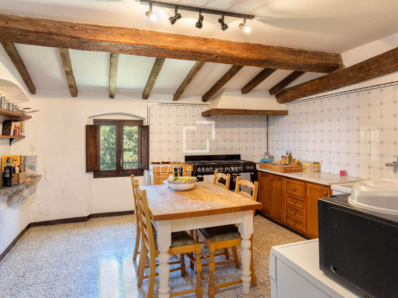 8 quarto Quinta/Casa Rural para venda em Olot com piscina garagem - 1 075 000 € (Ref: 9945993)