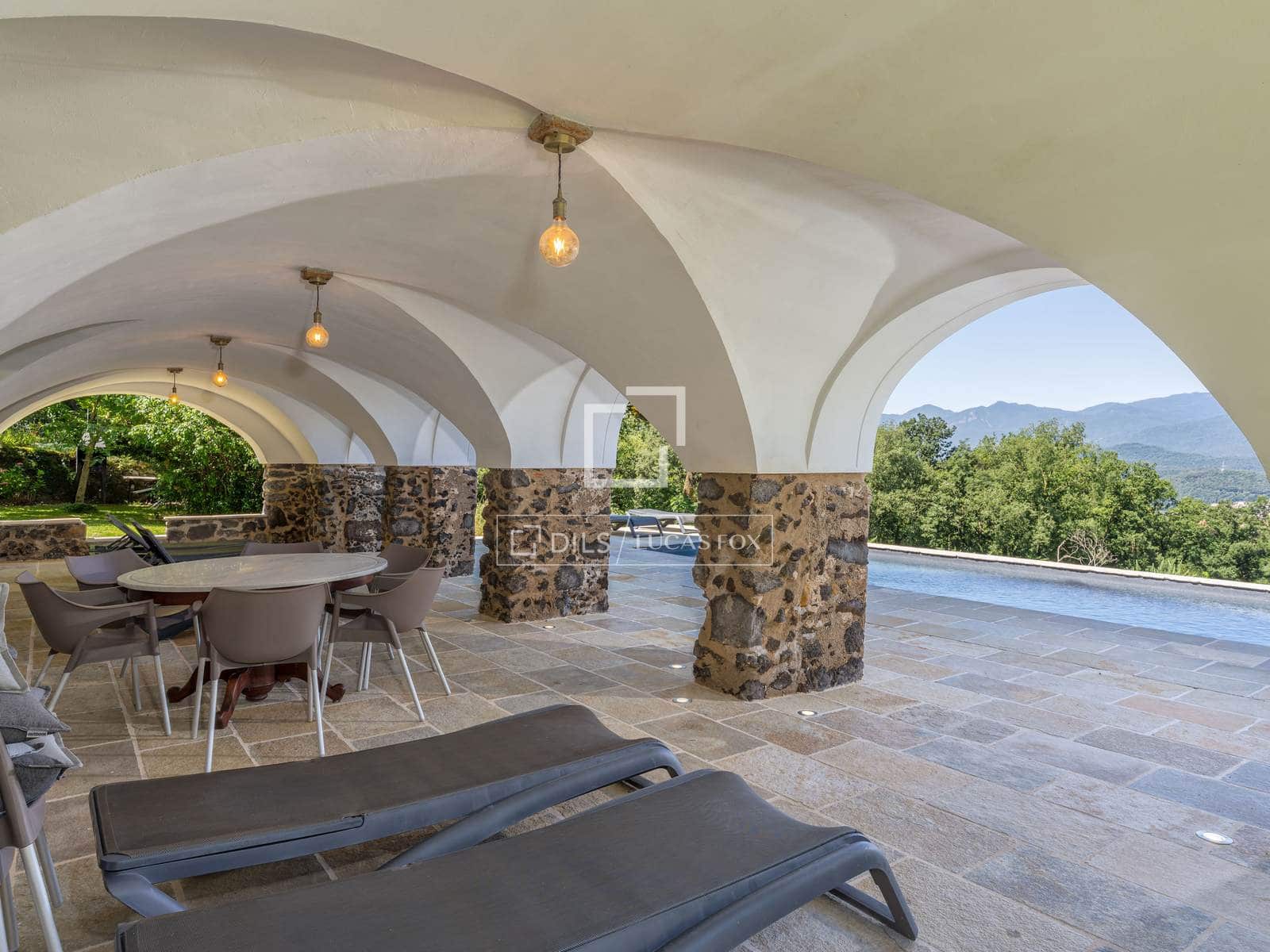 8 quarto Quinta/Casa Rural para venda em Olot com piscina garagem - 1 075 000 € (Ref: 9945993)