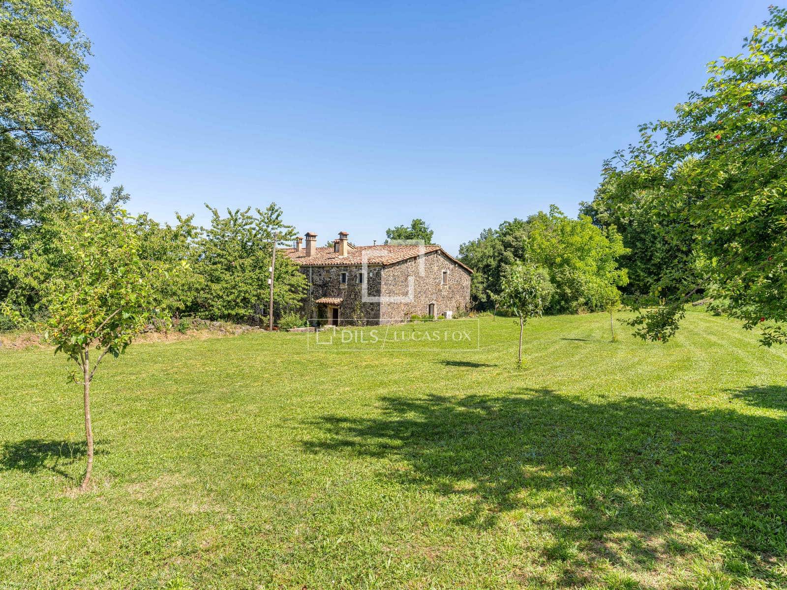 8 quarto Quinta/Casa Rural para venda em Olot com piscina garagem - 1 075 000 € (Ref: 9945993)