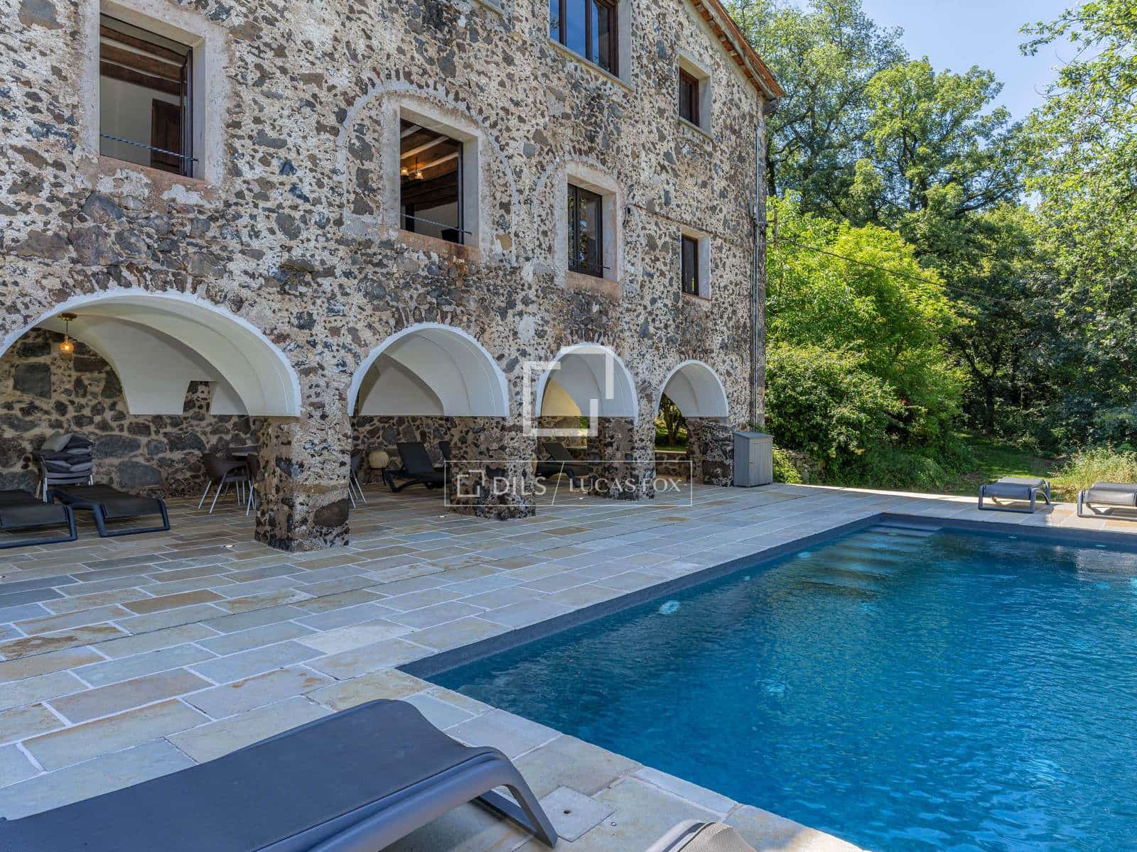 8 quarto Quinta/Casa Rural para venda em Olot com piscina garagem - 1 075 000 € (Ref: 9945993)