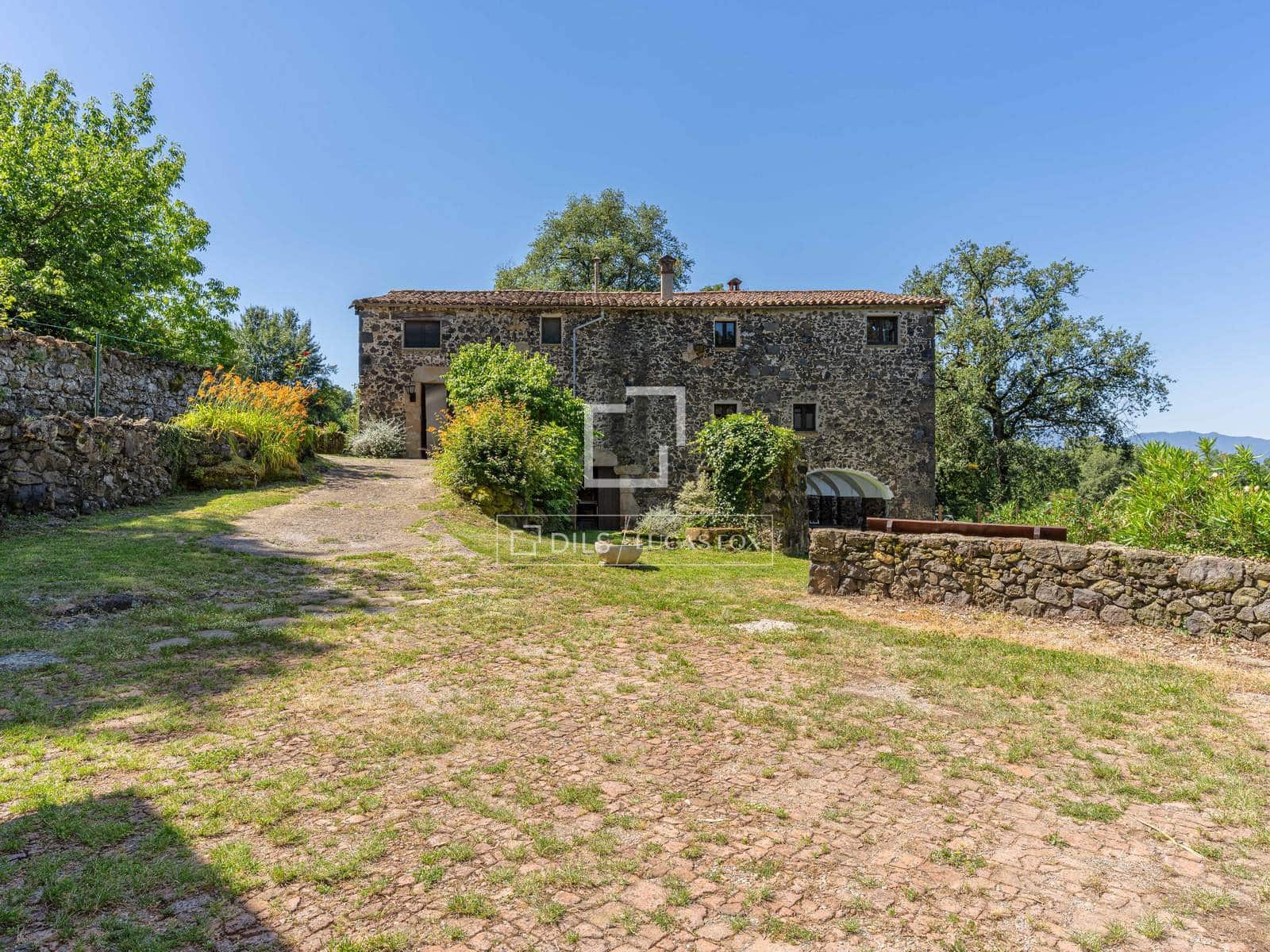 8 quarto Quinta/Casa Rural para venda em Olot com piscina garagem - 1 075 000 € (Ref: 9945993)