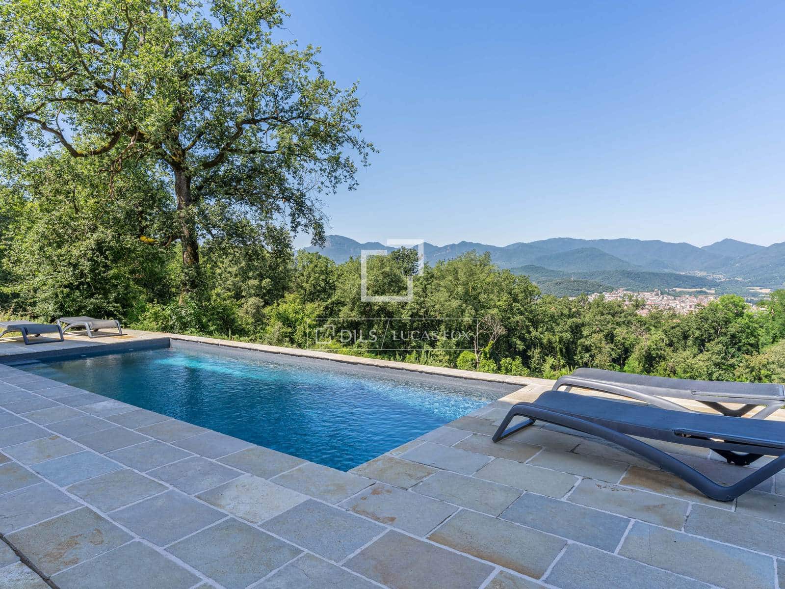 8 quarto Quinta/Casa Rural para venda em Olot com piscina garagem - 1 075 000 € (Ref: 9945993)