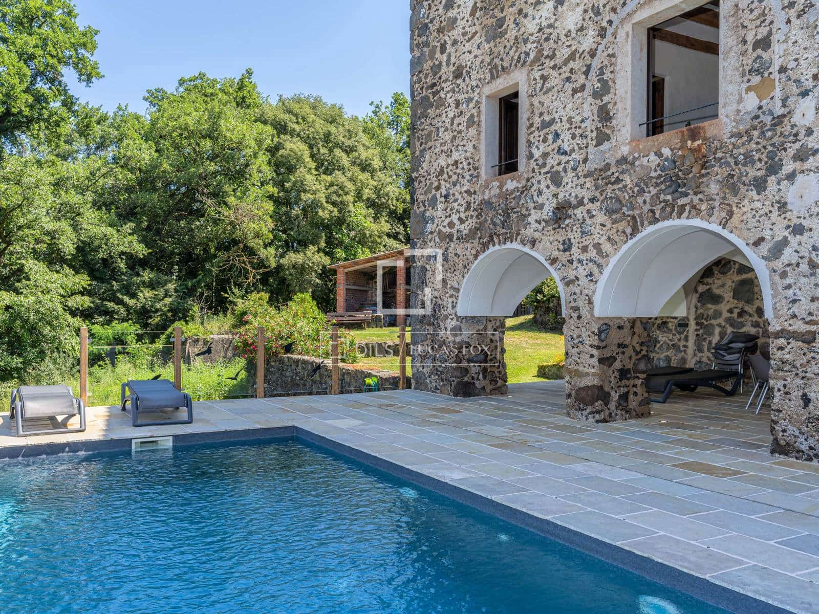 8 quarto Quinta/Casa Rural para venda em Olot com piscina garagem - 1 075 000 € (Ref: 9945993)