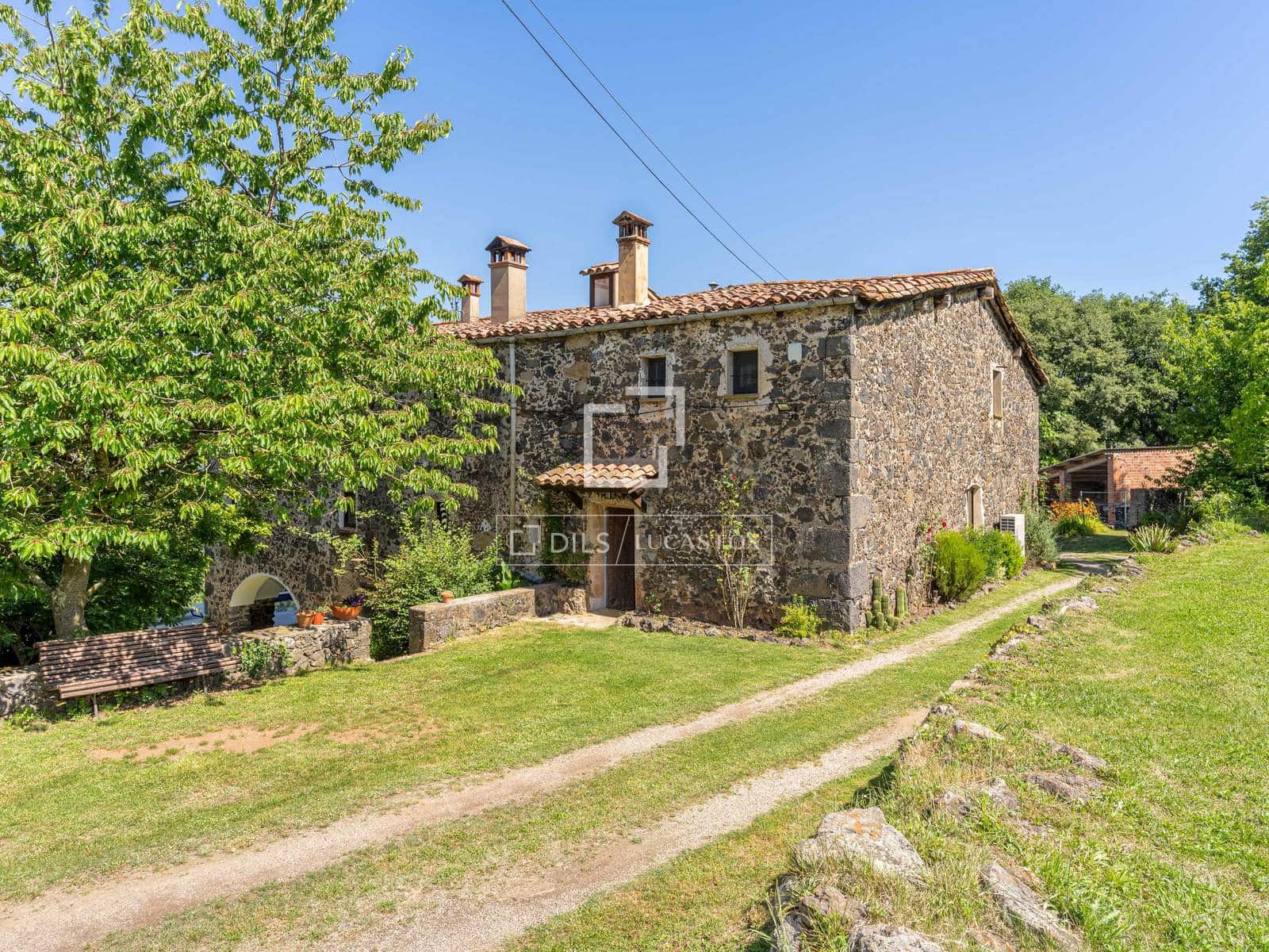 8 quarto Quinta/Casa Rural para venda em Olot com piscina garagem - 1 075 000 € (Ref: 9945993)
