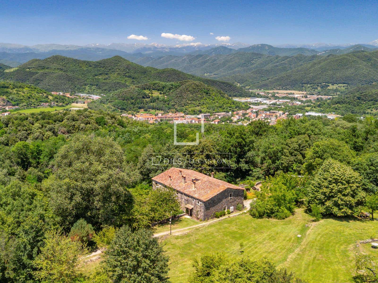 8 quarto Quinta/Casa Rural para venda em Olot com piscina garagem - 1 075 000 € (Ref: 9945993)