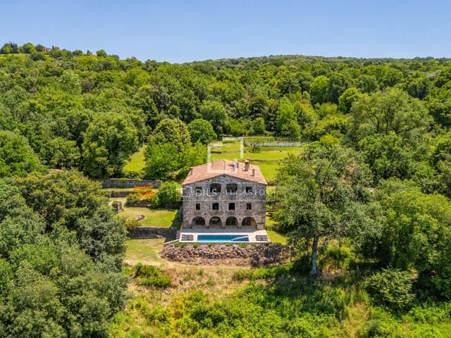 8 quarto Quinta/Casa Rural para venda em Olot com piscina garagem - 1 075 000 € (Ref: 9945993)