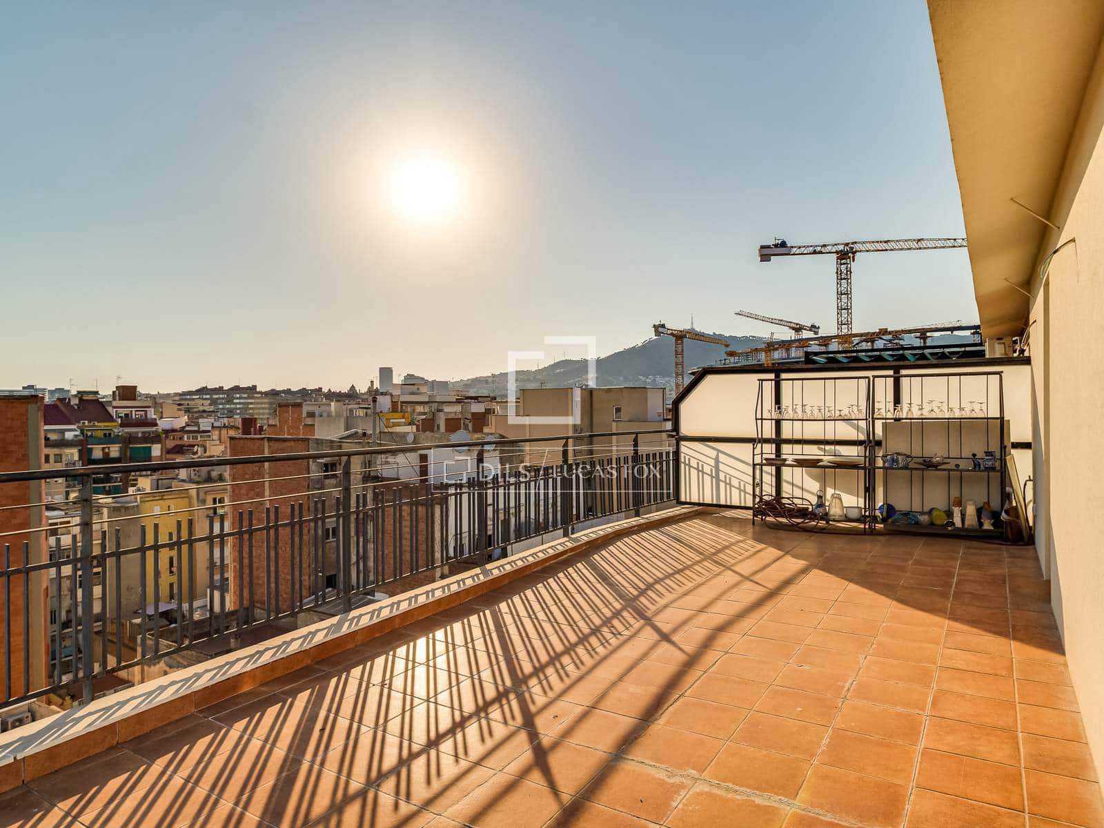 3 soveværelse Penthouse til salg i Barcelona by med garage - € 1.250.000 (Ref: 9946271)
