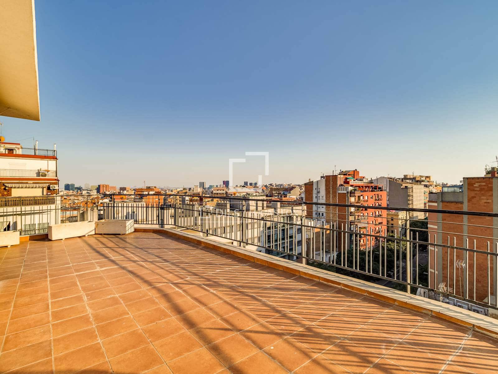 3 soveværelse Penthouse til salg i Barcelona by med garage - € 1.250.000 (Ref: 9946271)