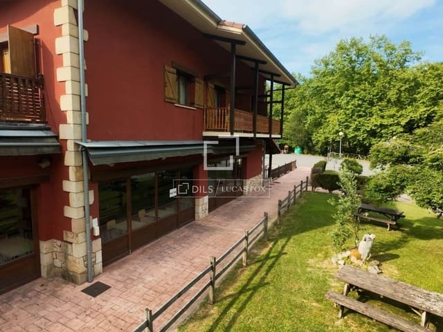 9 soveværelse Villa til salg i Donostia-San Sebastián med garage - € 1.600.000 (Ref: 9946272)
