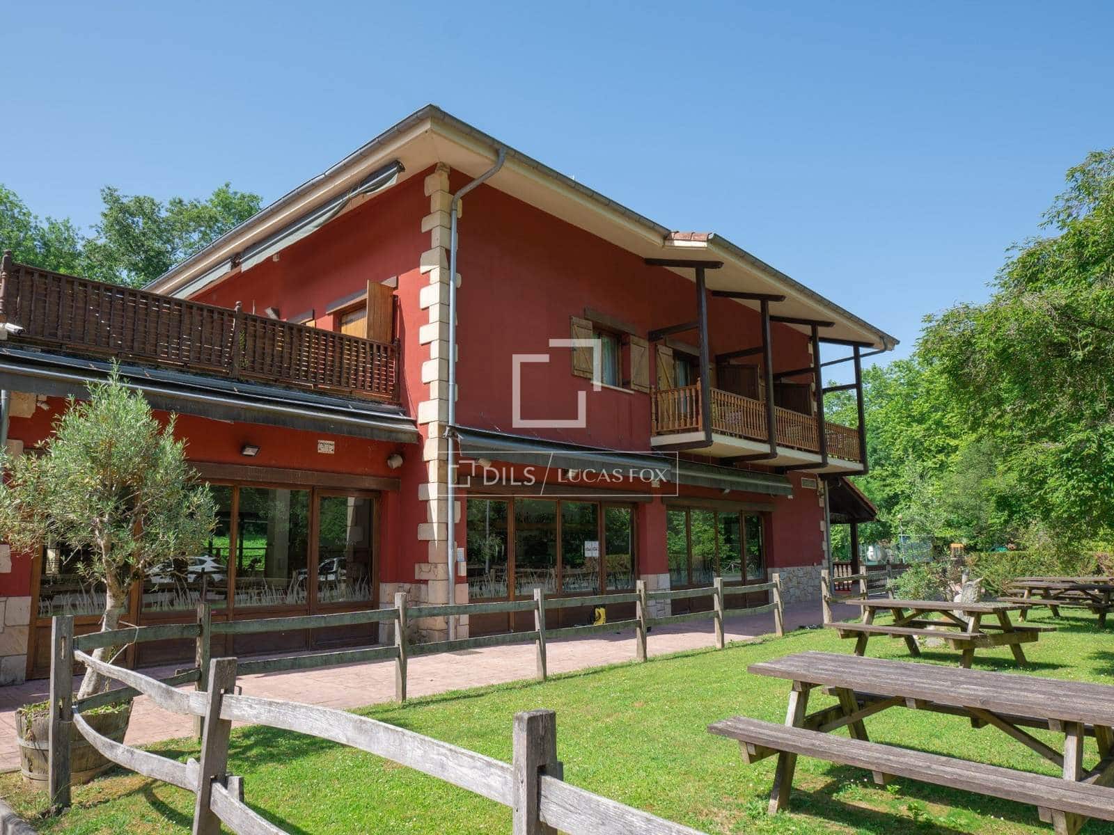 9 soveværelse Villa til salg i Donostia-San Sebastian med garage - € 1.600.000 (Ref: 9946272)