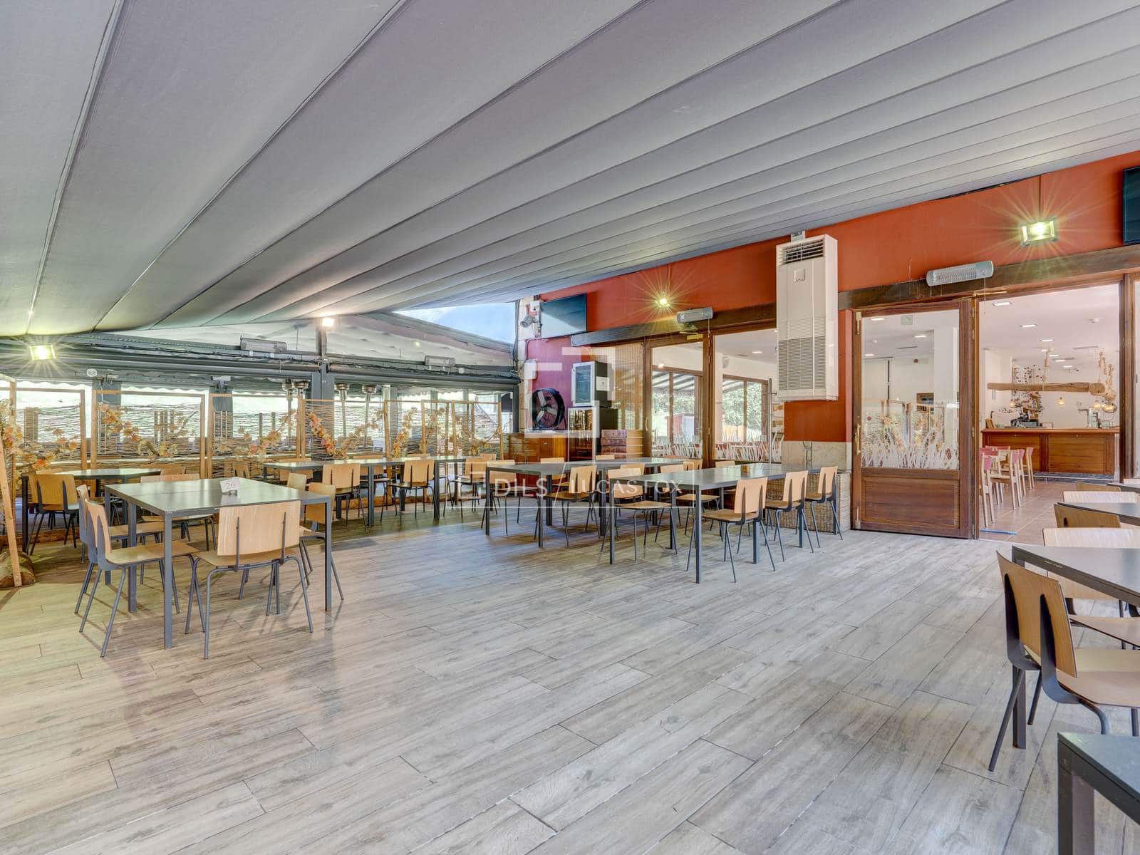 9 bedroom Villa for sale in Donostia-San Sebastian with garage - € 1,600,000 (Ref: 9946272)