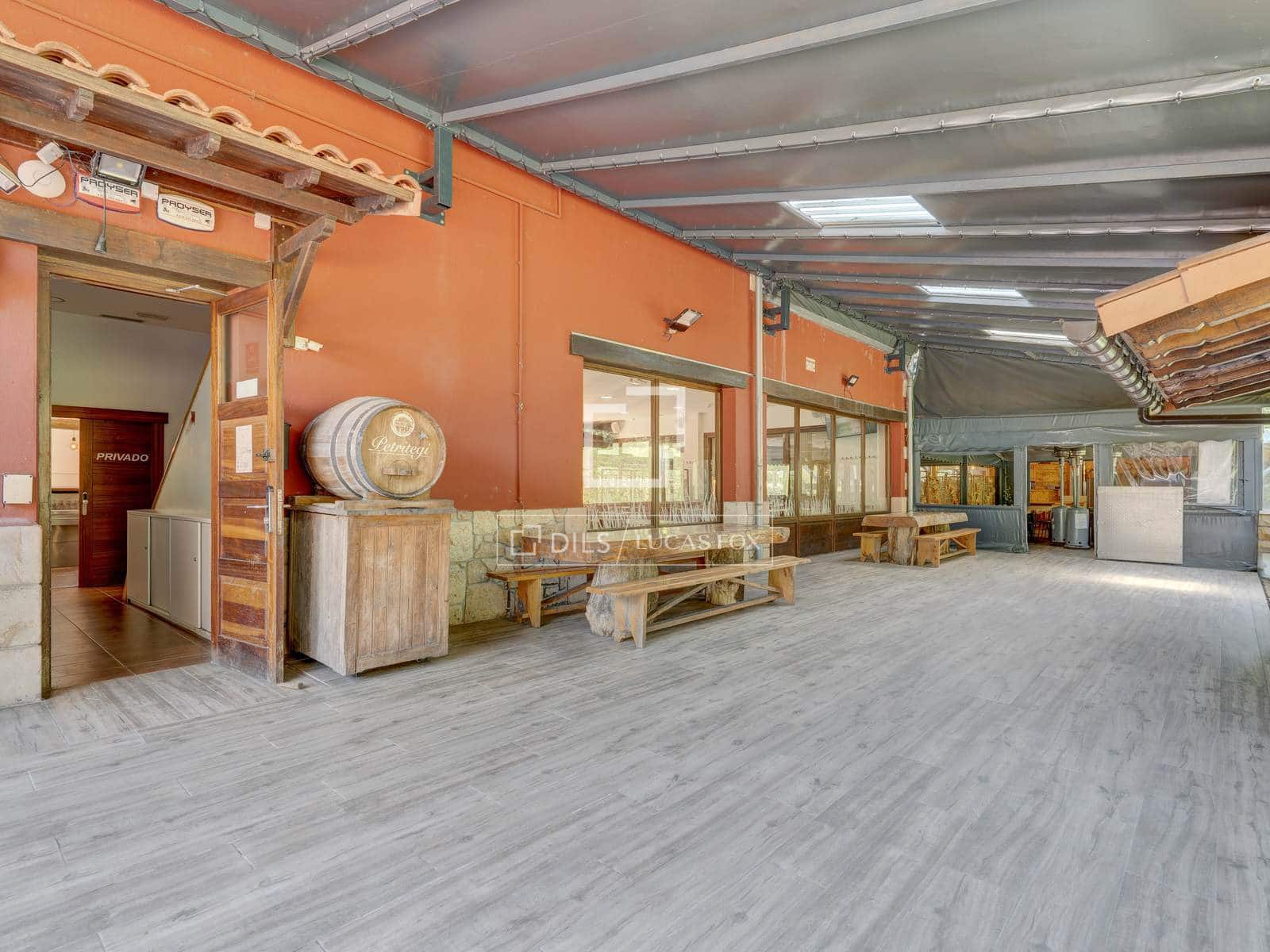 9 bedroom Villa for sale in Donostia-San Sebastian with garage - € 1,600,000 (Ref: 9946272)