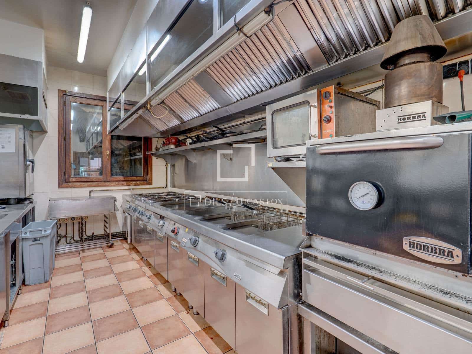 9 bedroom Villa for sale in Donostia-San Sebastian with garage - € 1,600,000 (Ref: 9946272)