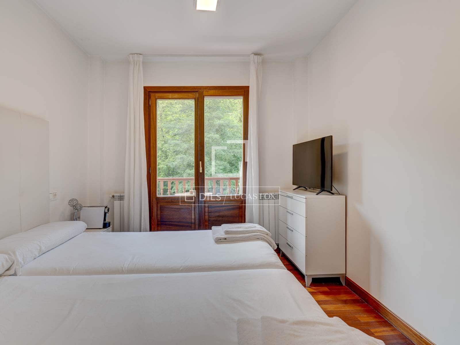 9 bedroom Villa for sale in Donostia-San Sebastian with garage - € 1,600,000 (Ref: 9946272)