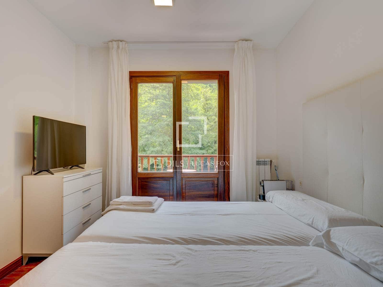 9 bedroom Villa for sale in Donostia-San Sebastian with garage - € 1,600,000 (Ref: 9946272)