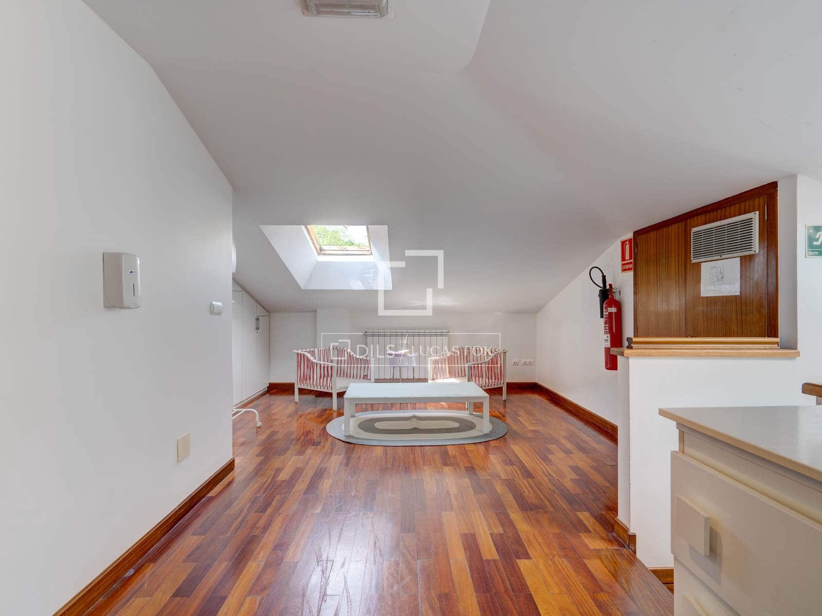 9 bedroom Villa for sale in Donostia-San Sebastian with garage - € 1,600,000 (Ref: 9946272)