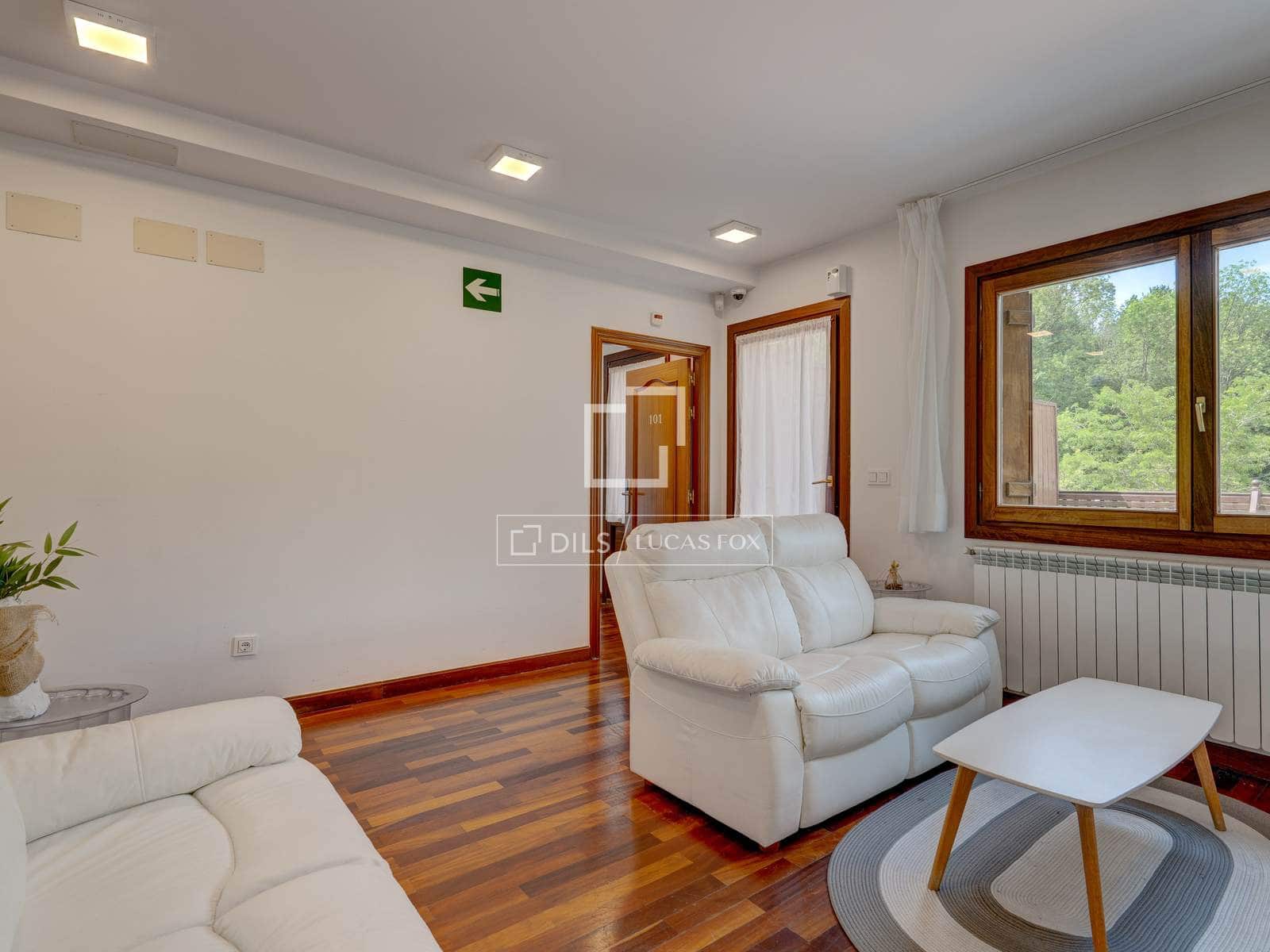 9 bedroom Villa for sale in Donostia-San Sebastian with garage - € 1,600,000 (Ref: 9946272)