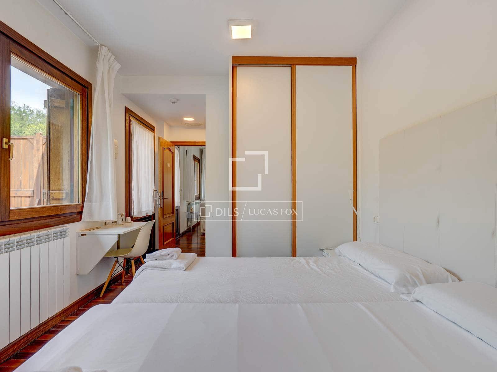 9 bedroom Villa for sale in Donostia-San Sebastian with garage - € 1,600,000 (Ref: 9946272)
