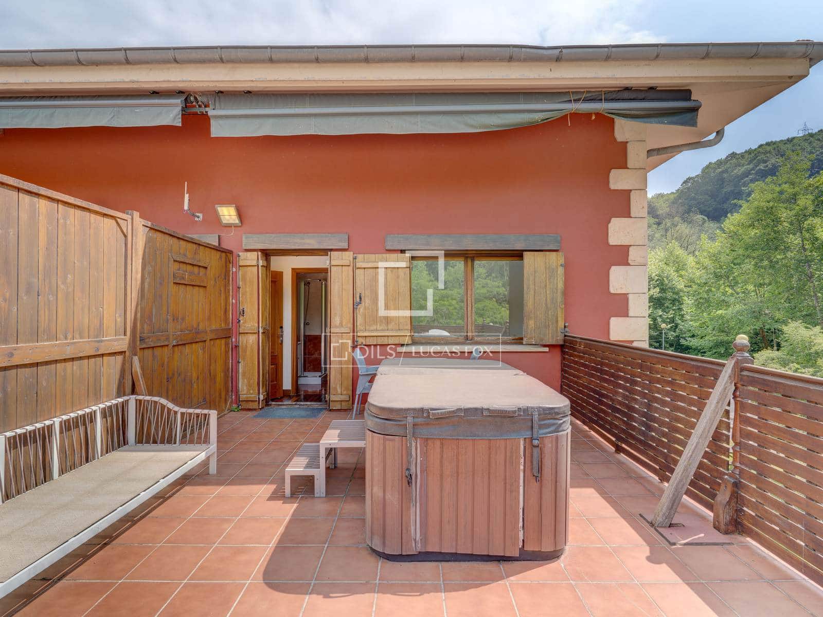 9 bedroom Villa for sale in Donostia-San Sebastian with garage - € 1,600,000 (Ref: 9946272)