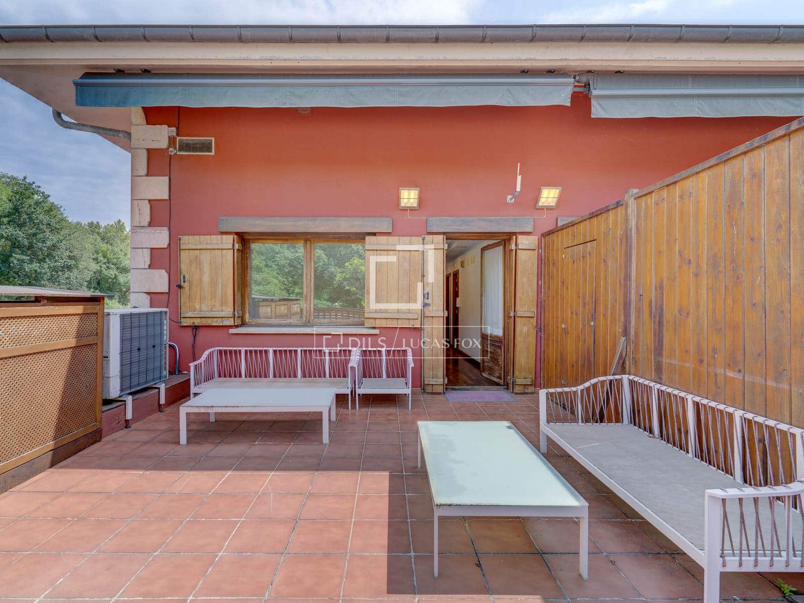 9 bedroom Villa for sale in Donostia-San Sebastian with garage - € 1,600,000 (Ref: 9946272)
