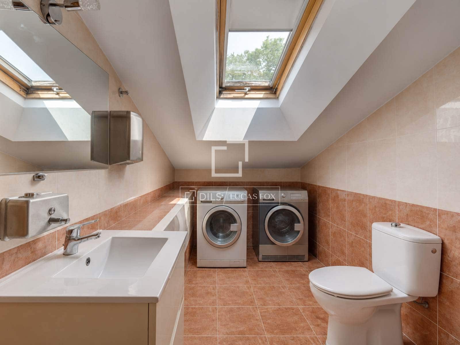 9 bedroom Villa for sale in Donostia-San Sebastian with garage - € 1,600,000 (Ref: 9946272)